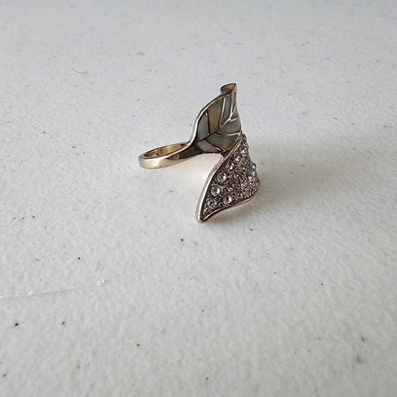 NWOT womens ring leaf style - Picture 4 of 4